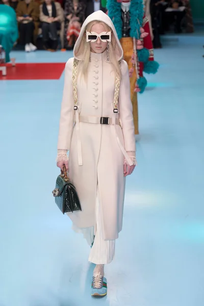 Look 84